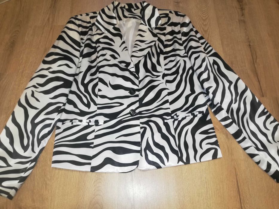 2 sacouri deosebite elegante