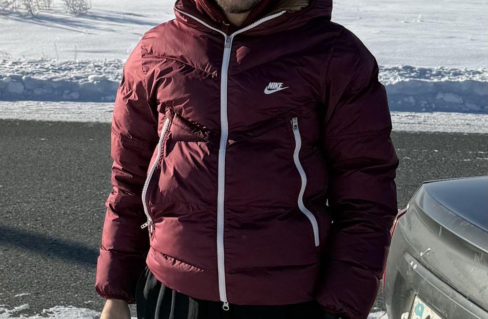 Nike куртка почти новый срочно продам