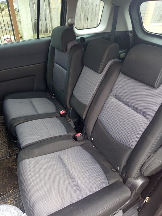 Mașină de vânzare Mazda 5