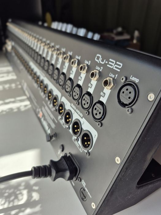 Vănd mixer digital Allen & Heath Qu 32