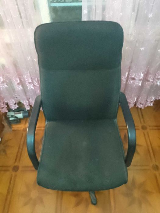 Кресло компьютерное офисное в отличном состоянии