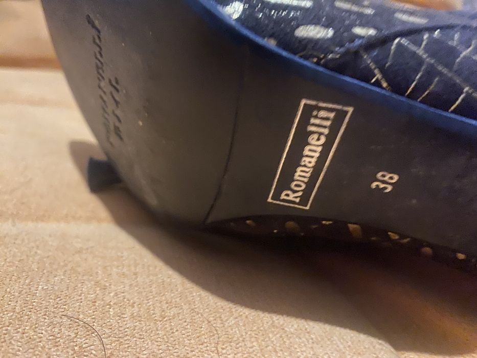 Натуральные замшевые сапоги