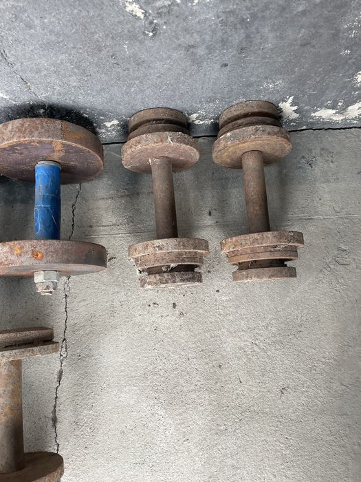 Гири, гантели, блины от штанги.