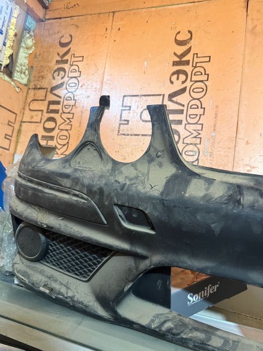 Продам бампер 211 мерс