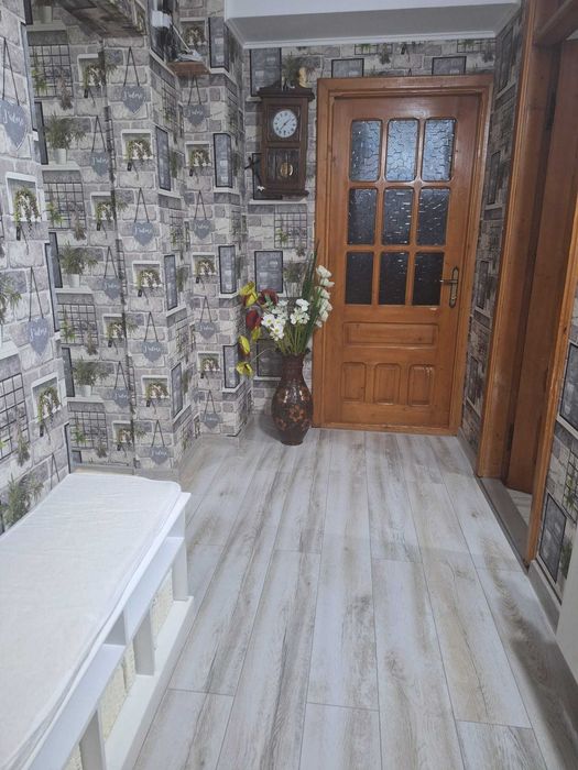 Apartament 4 camere DECOMANDAT