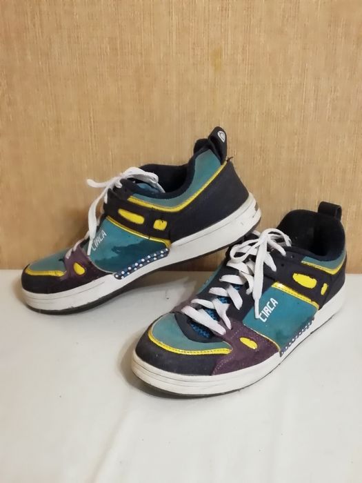 Продам кроссовки. Недорого.