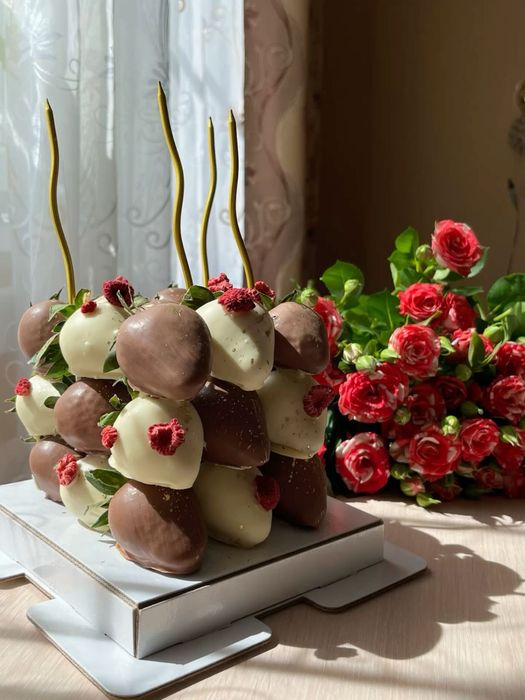 27штук клубника в шоколаде