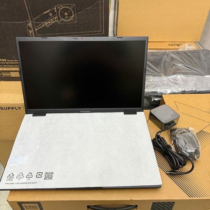 Продам Asus ExpertBook