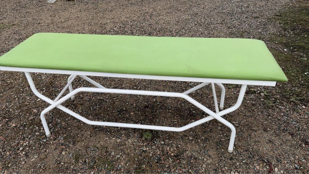 Кушетка в хорошем состоянии