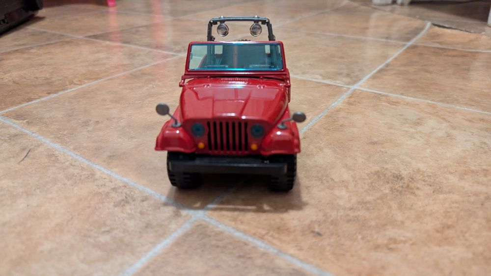 Macheta Jeep CJ-7 1:24