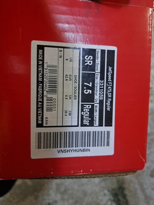 Продам хоккейные коньки CCM