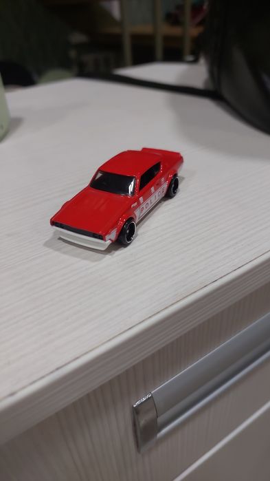 Продам гараж с машинками хотвиллс.