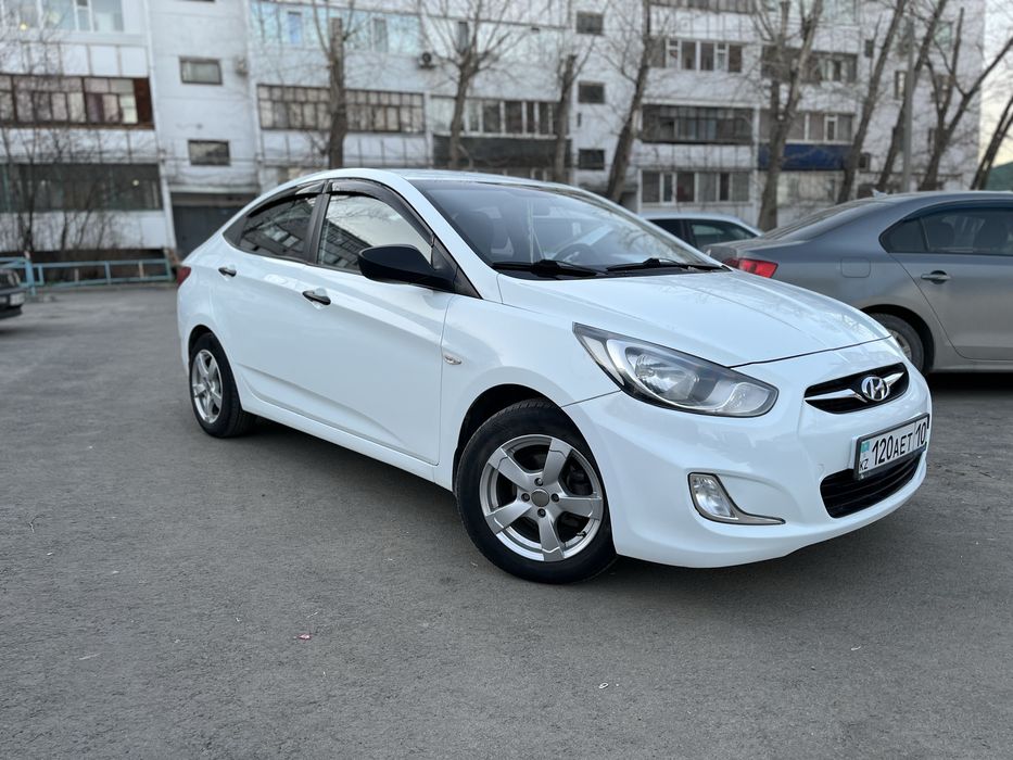 Хюндай акцент 2011 года