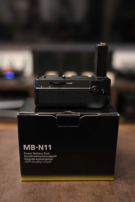 Nikon MB-N11 Grip pentru Z 6ii si Z 7ii ( z62 sau z72 )