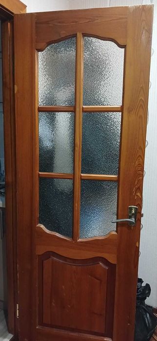 Двери межкомнатные, деревянные