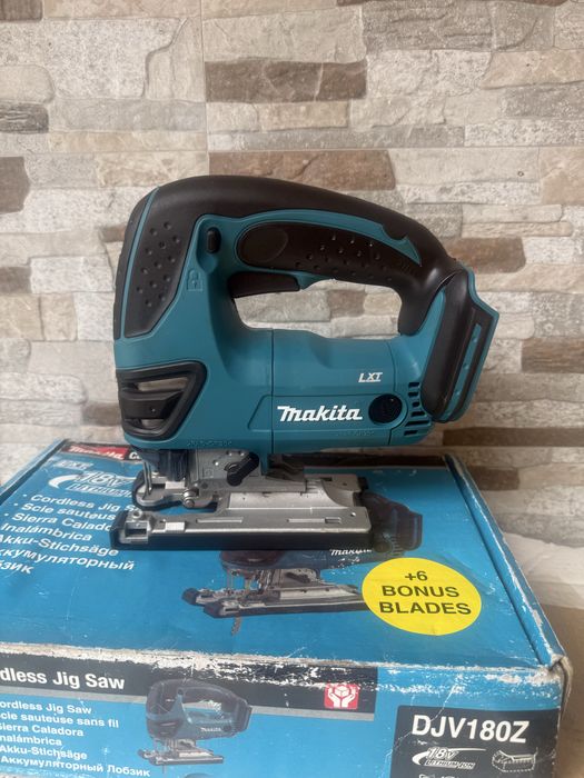 Акумулаторният прободен трион (зеге) Makita