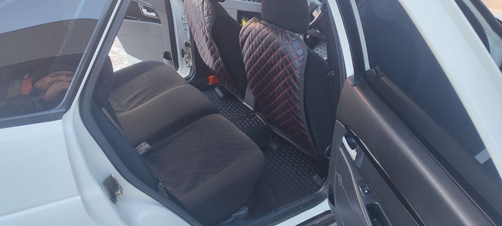 Продам машину Лада приора