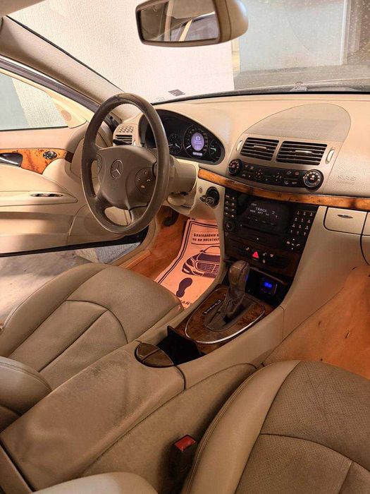 Автомобил Mersedes Benz