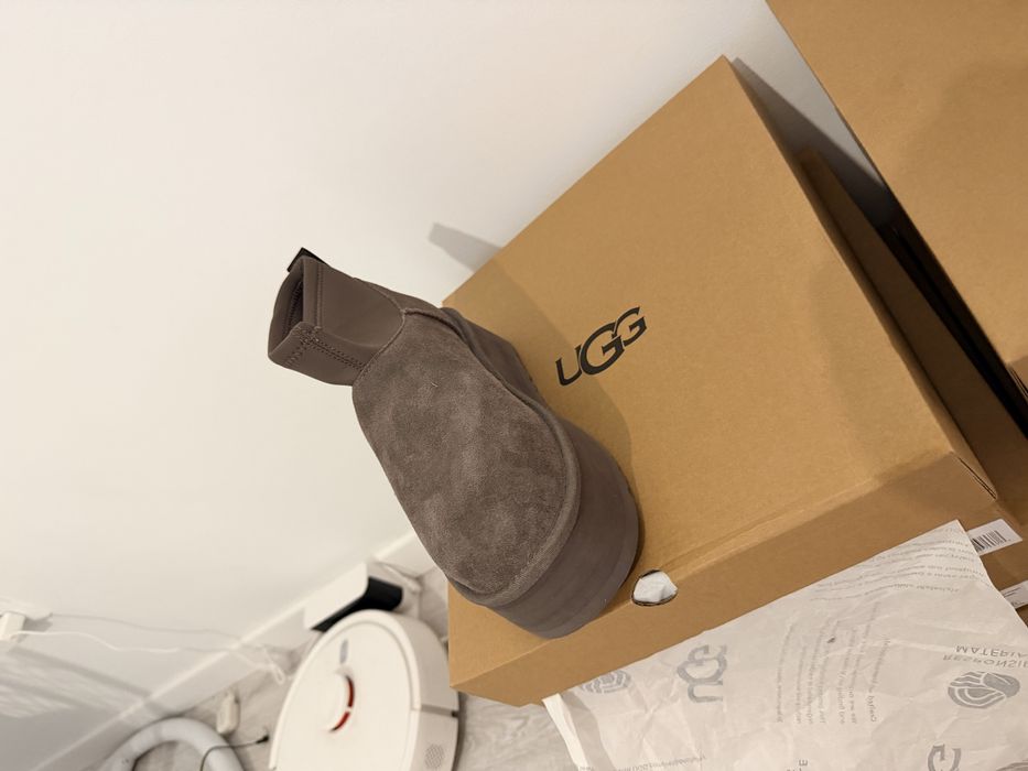 Ghete UGG Mini Dipper