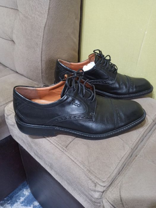 Кроссовки для спорта и мужские туфли Ecco