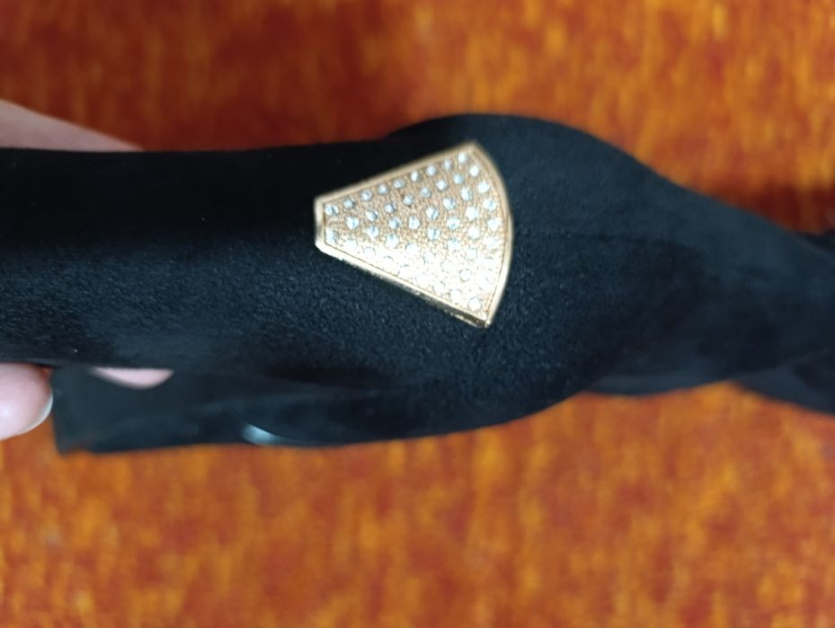 Новые Сапоги женские замшевые до колен 38 р., с мехом