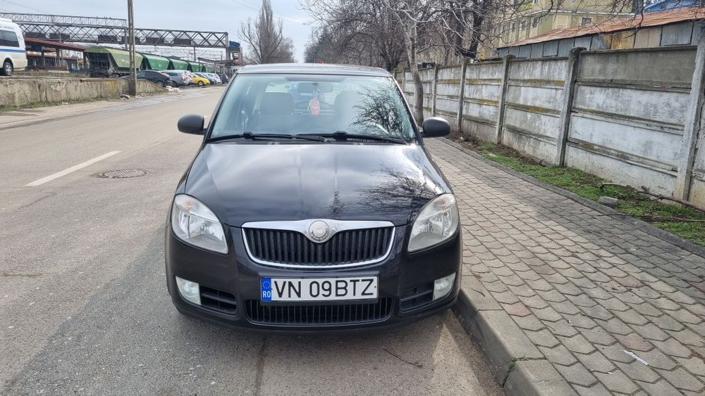 Skoda fabia 2 beNzina 1.2 +GPL an 2011 km 200ooo