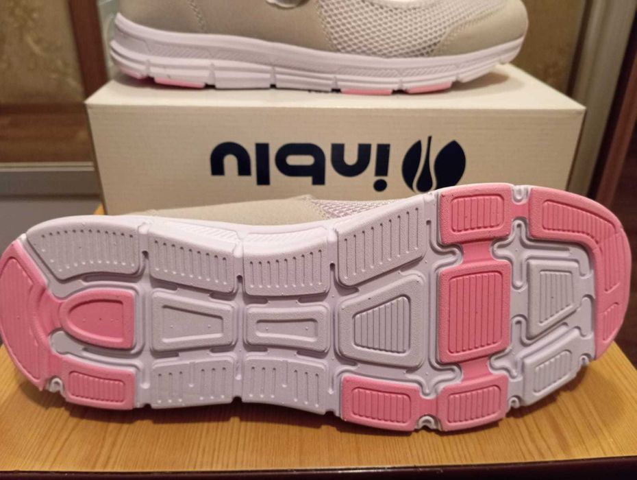 Кросовки  женские. НОВЫЕ!!