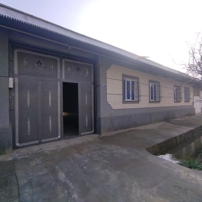 Катта ва чиройли ховли сотилади