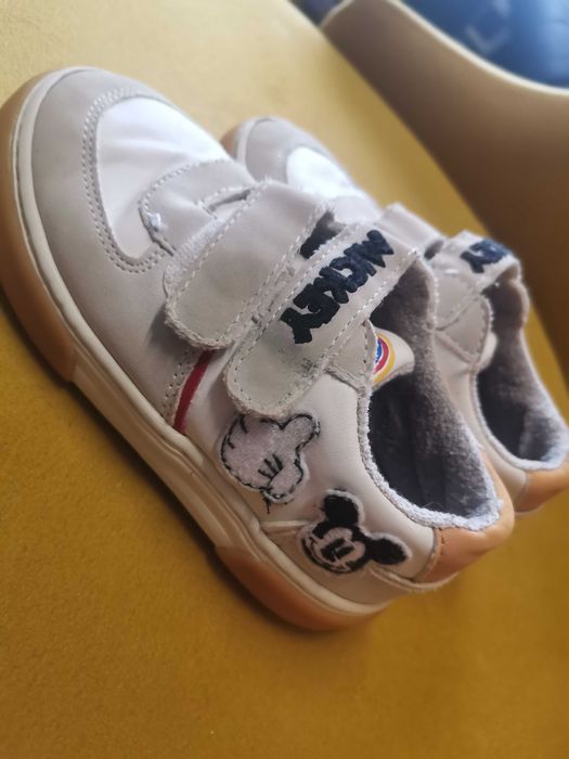 Детски обувки боси  и маратонки Адидас и др номер 23-25