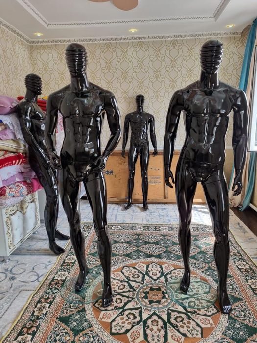 Манекены мужские..