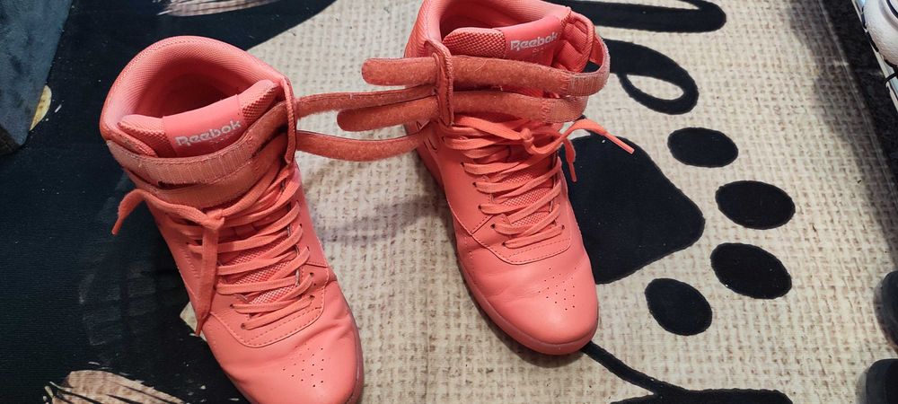 Дамски кецове с платформа Reebok