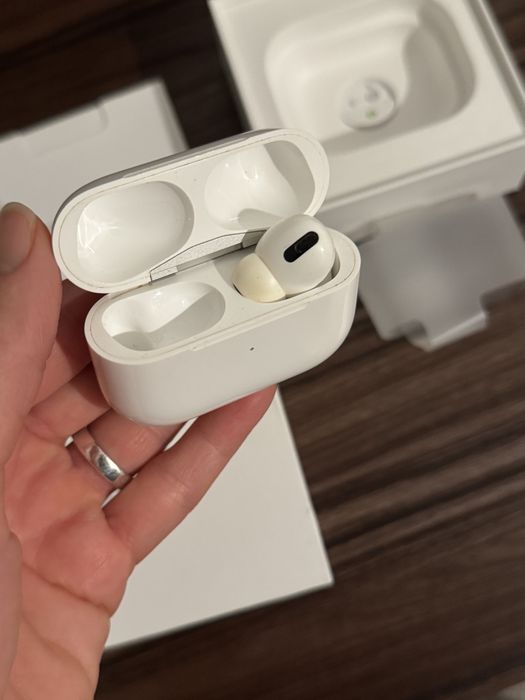AirPods Pro 1 (carcasa/pod cu casca dreaptă)