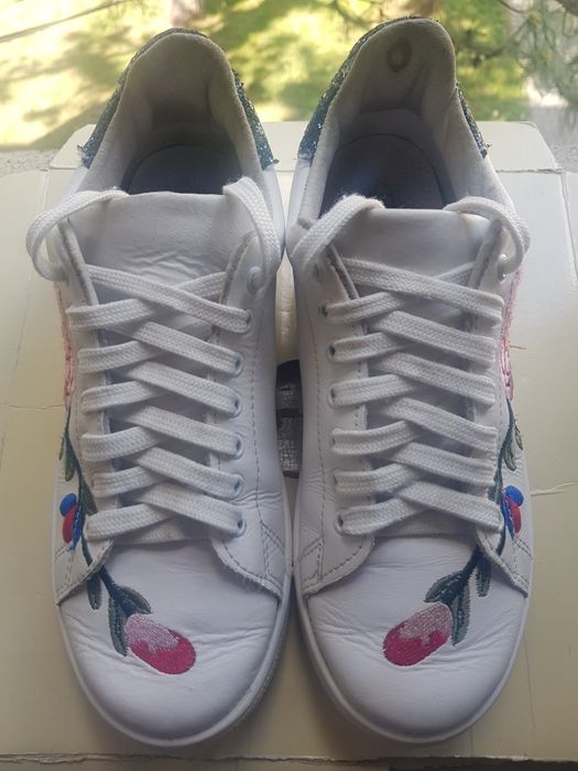 Sneakers Divi nr. 37, piele naturală cu broderie, stare f. bună