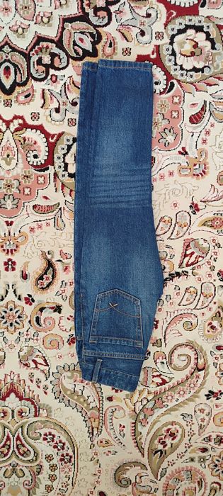 Продам детские джинсы