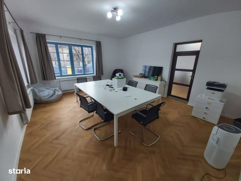Casa recent renovata, ideal birouri, Andrei Muresanu