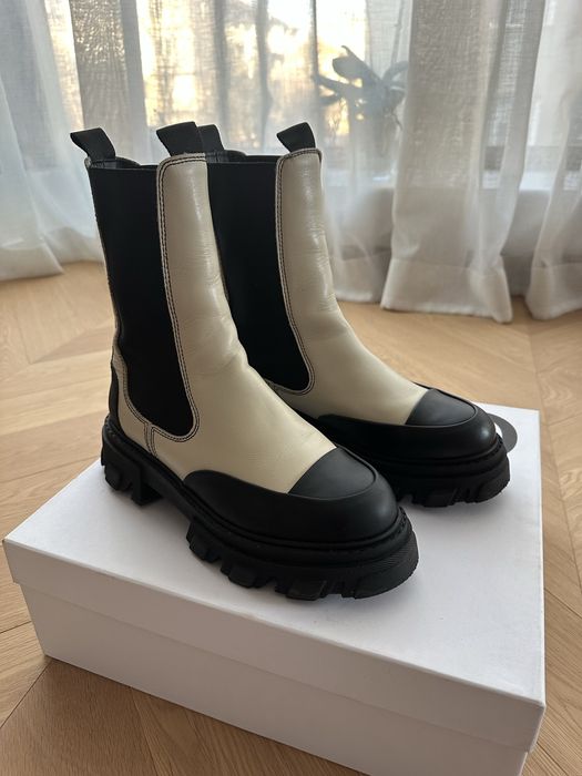 Ботуши Ganni 39 номер