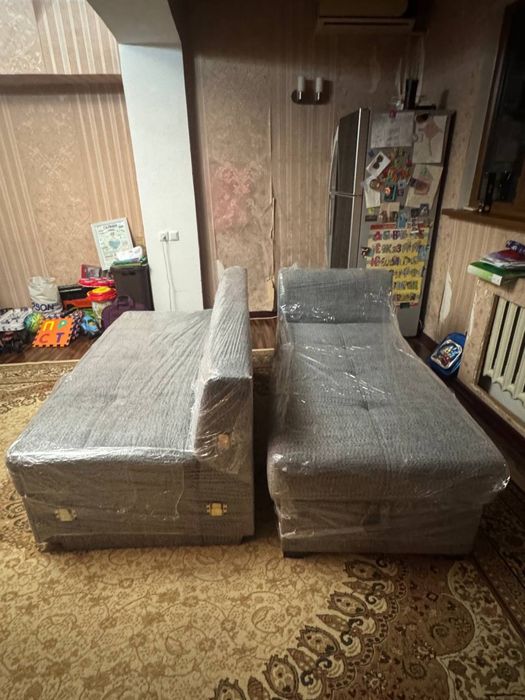 Продается диван в сером цвете