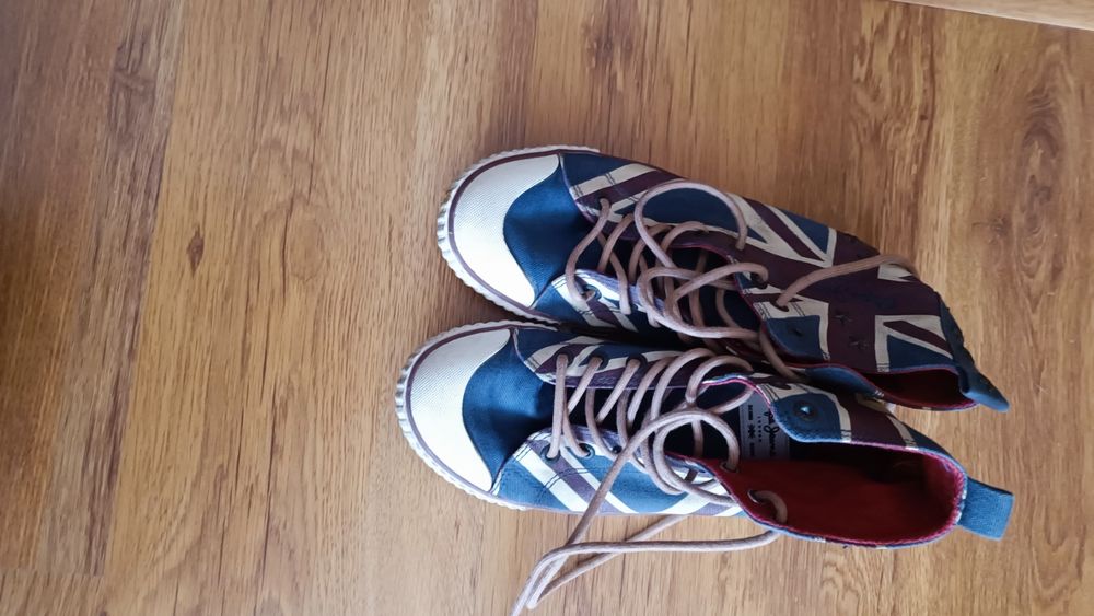 Продавам дамски кецове