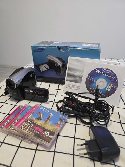 Cameră Video Samsung VP-DX103 PAL (Mini DVD) - Pachet complet