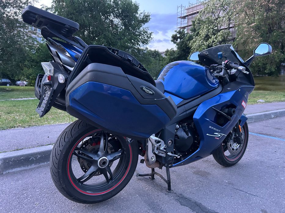 Triumph Sprint ST 1050 - 2008 79500km