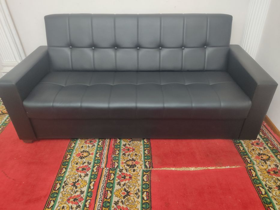 3 мягкий диван для офисов срочно продаю