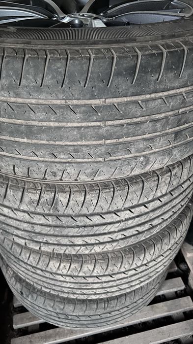245/60 r18 продам резину комплект с дисками