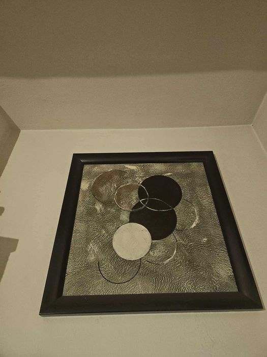 Картина в бежово-кафява гама