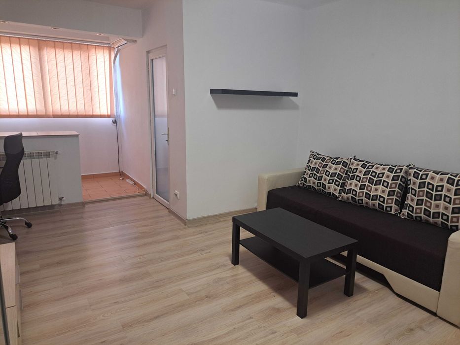 Proprietar inchiriez garsoniera pe Bd. Chisinau