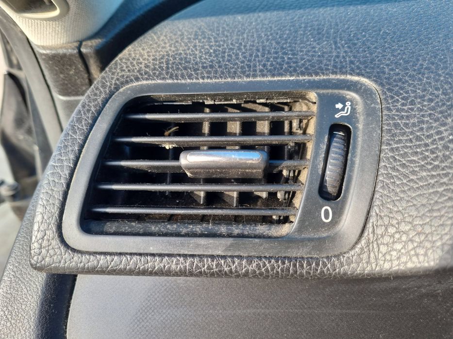 Grila aerisire stanga Volkswagen Passat B6 Variant (3C5) [Fabr 2005-2