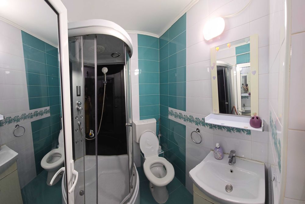 Proprietar inchiriez Gars. ultramoderna,et .1,recent renovataTiglina 1