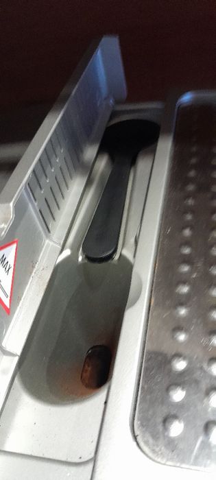 Продавам Delonghi MAGNIFICA