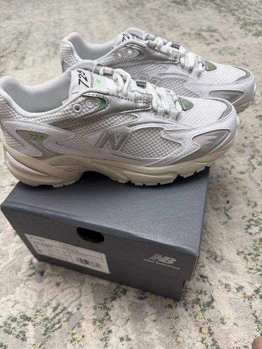 Кроссовки от New Balance