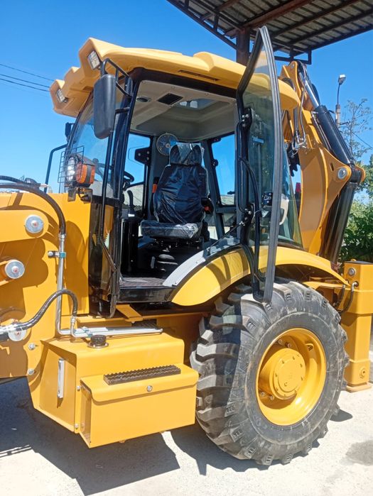 Vand BuldoExcavator NOU 38500 euro