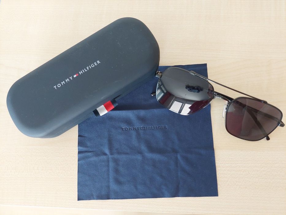 Tommy Hilfiger слънчеви очила